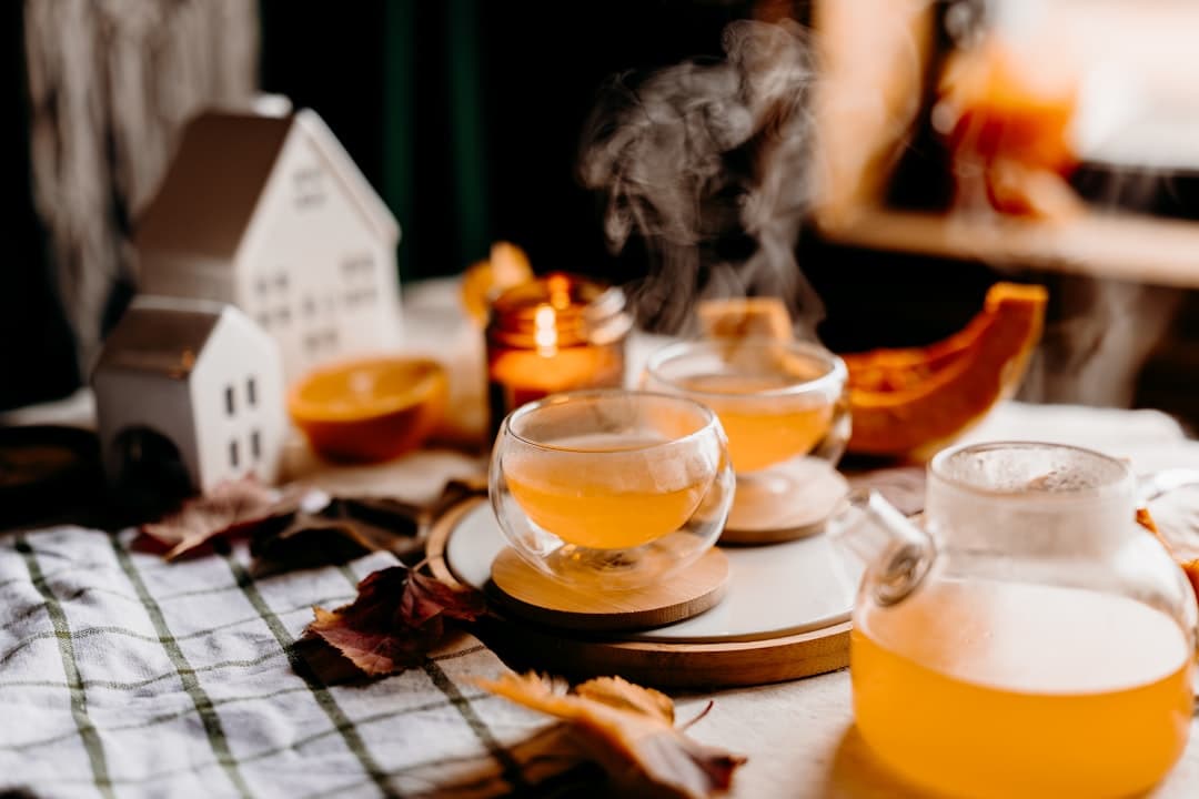 변덕스러운 하루의 끝, 당신의 오늘 밤을 위로하는 한 잔은 무엇인가요? ☕